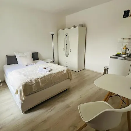 Miniapartment Mit Aussenliegendem Bad Apartament *